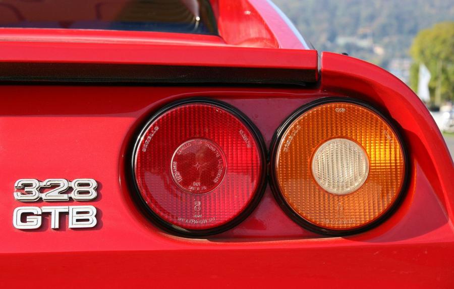  Ferrari 328 GTB 1986 года  (фото 2 из 6)